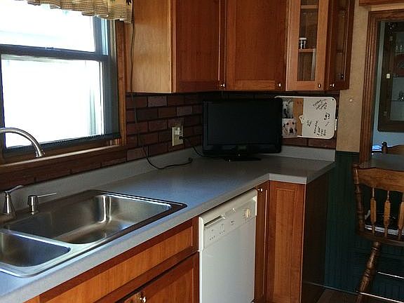 5th image of 712 2nd Ave NW
