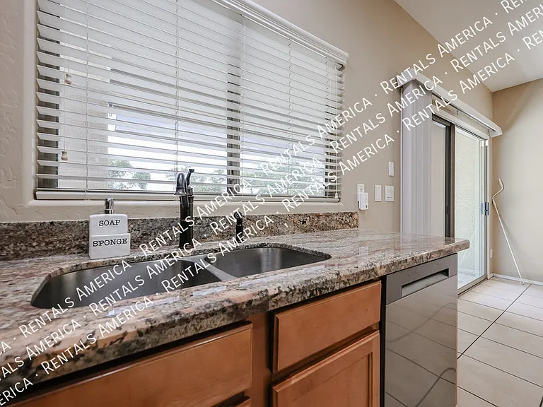 7414 N 88th Ln — Photo 17