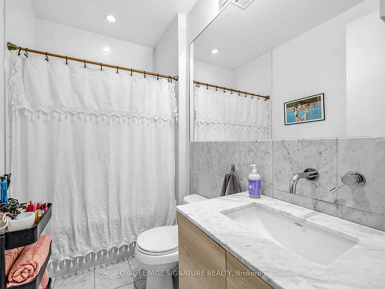380 Macpherson Ave #422 — Photo 17