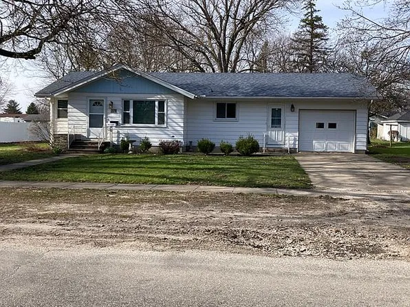 210 E Lincoln St, Flanagan, IL 61740