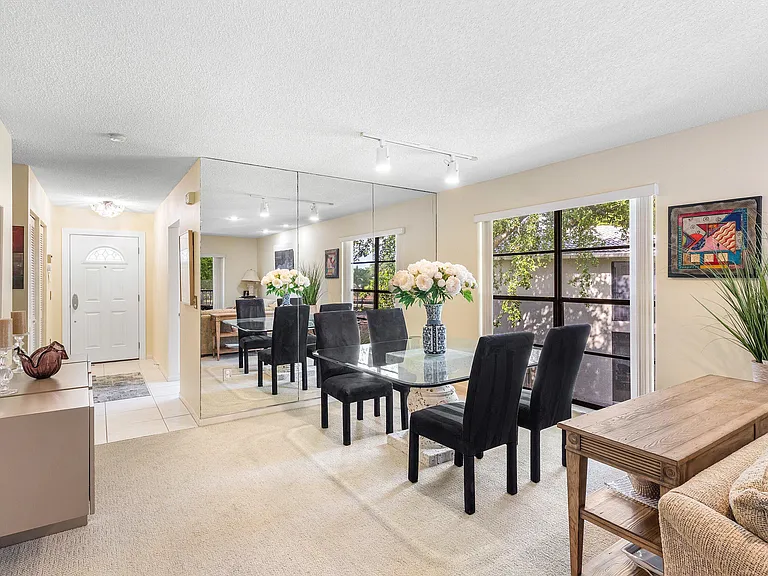 29 Stratford Ln W #B — Photo 7