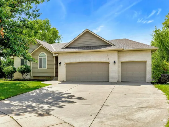 307 Cypress Ct, Andover, KS 67002