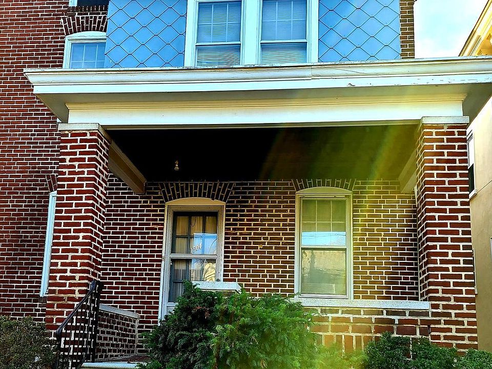 1st image of 1504 W 11th St