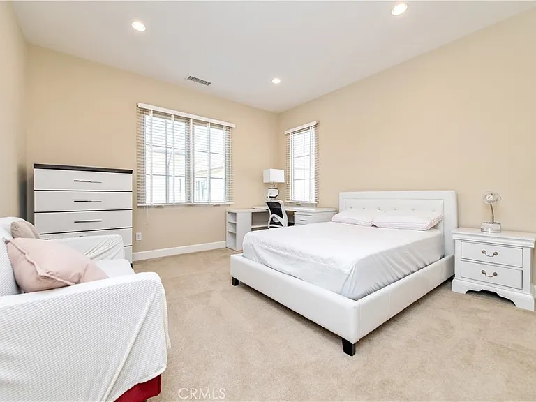 61 Berkshire Wood — Photo 37
