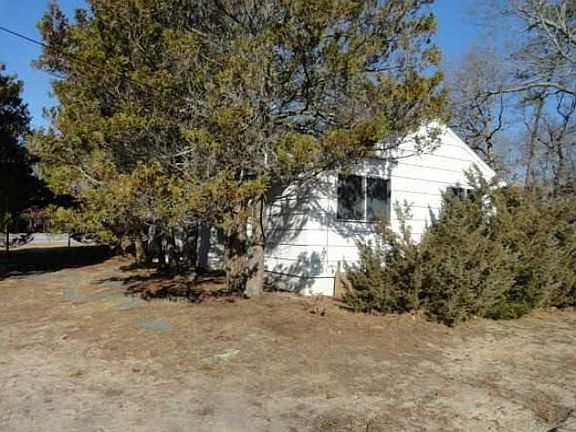 2nd image of 321 Montauk Hwy