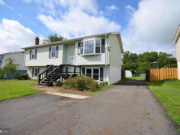 2nd image of 10936 Blake Ln