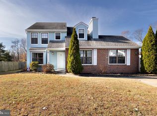8 Locust Dr, Blackwood, NJ 08012