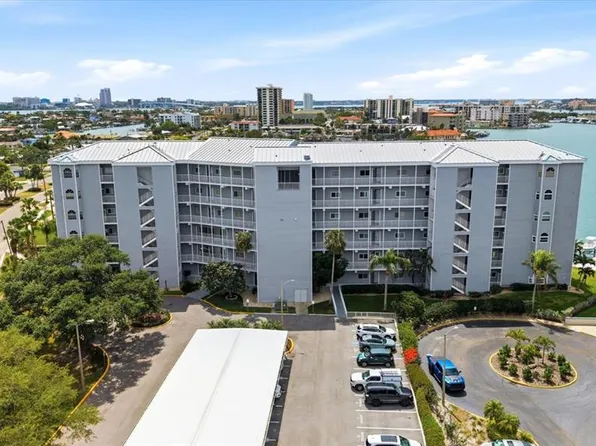 610 ISLAND WAY #201, CLEARWATER BEACH, FL 33767