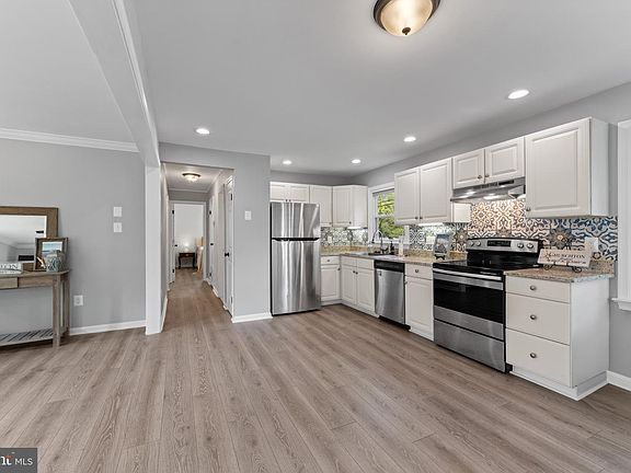 4th image of 5533 Franklin Blvd
