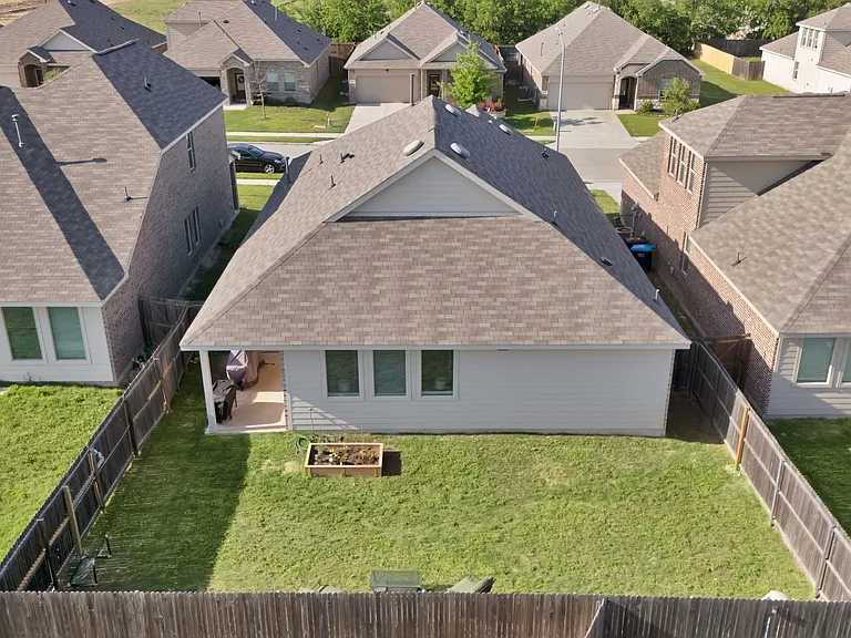 621 Ridgeback Trl — Photo 22