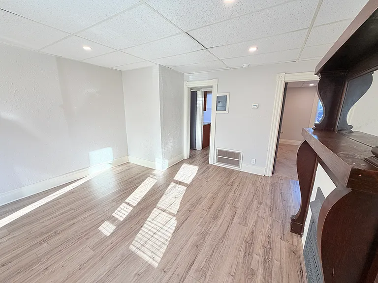 2820 Broadway Ave — Photo 11