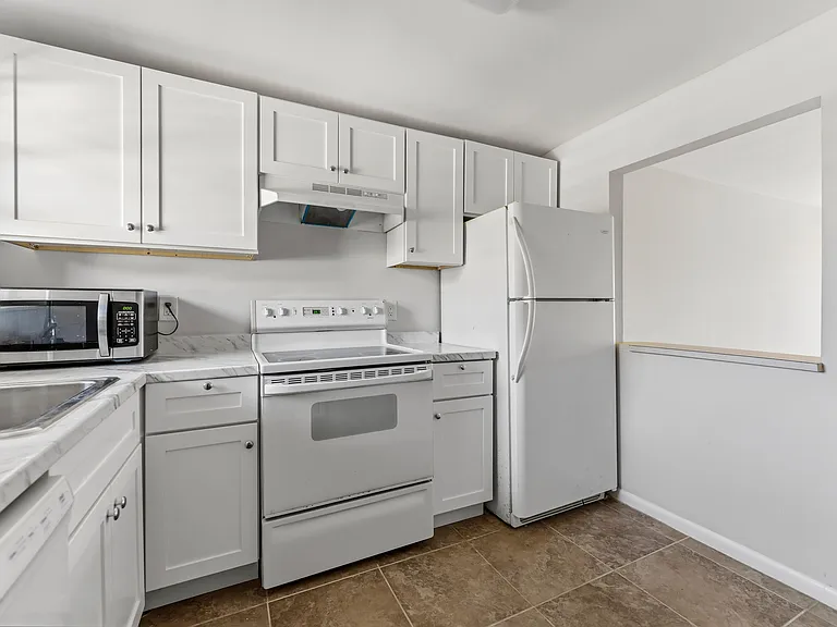 1638 Embassy Dr #208 — Photo 16