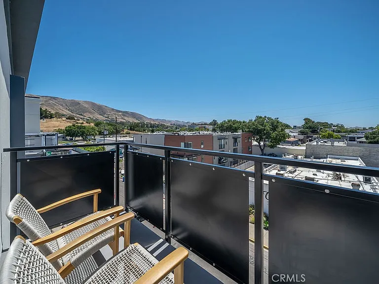 2475 Victoria Ave — Photo 7