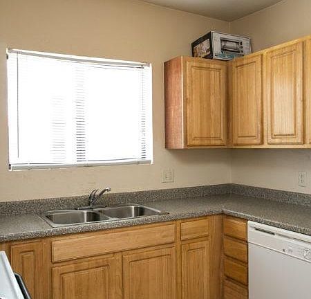 3rd image of 309 W Elm St #1101-1201
