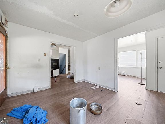 5th image of 1793 Parkhill Dr