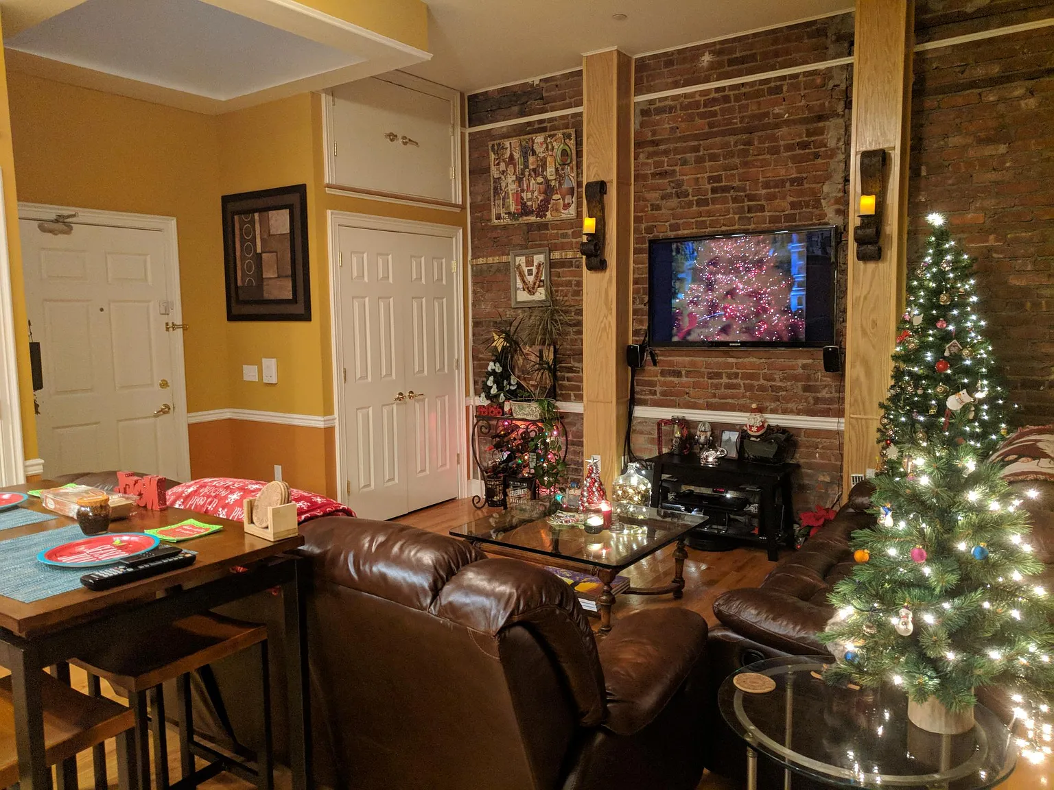 2 bed, 1100 sqft, $3,295 — Photo 3