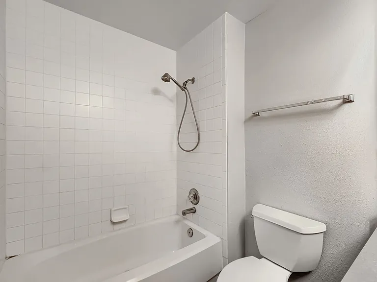 920 E Plum Creek Pkwy #106 — Photo 13