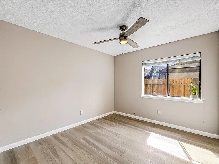 2602 Planters Row — Photo 23
