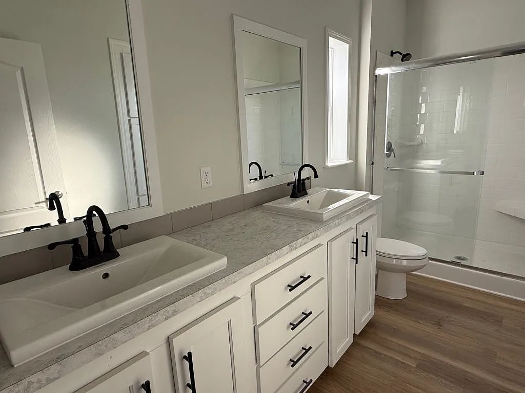 2 bed, 2.5 bath, 1352 sqft, $1,499 — Photo 3
