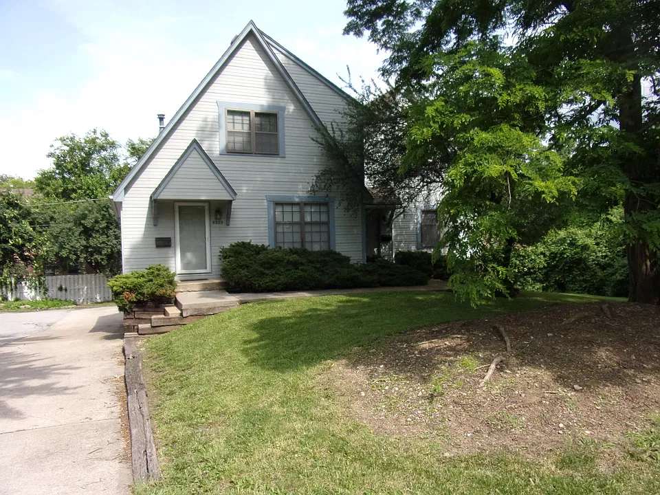 9205 Wornall Rd