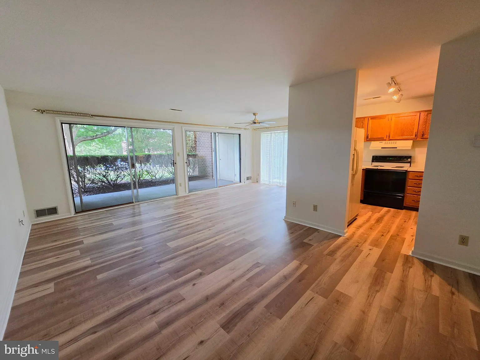 2 bed, 1228 sqft, $1,695 — Photo 4