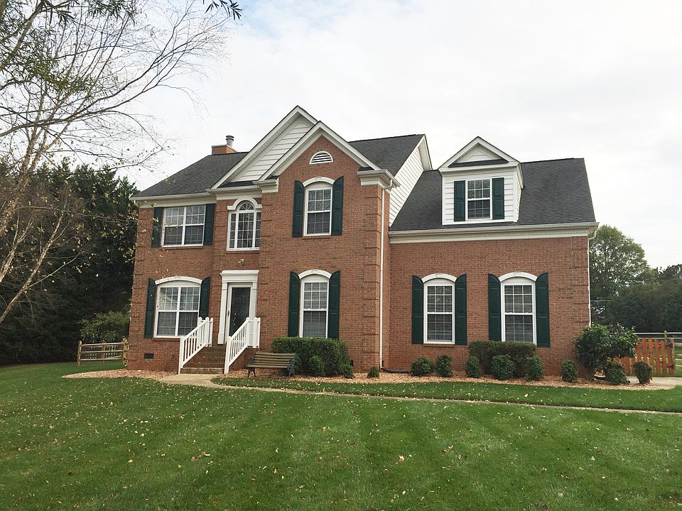 1st image of 133 Chaucer Ln