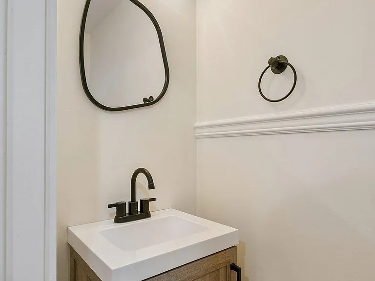 924 Cantrell St — Photo 12