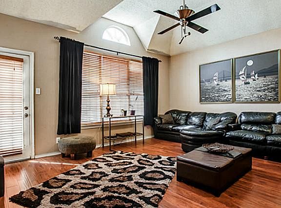5th image of 906 Boxwood Dr