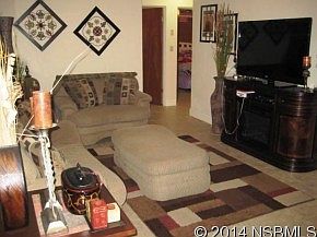 3rd image of 2600 Royal Palm Dr