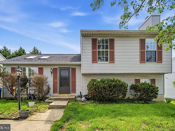 3rd image of 7 Briarleaf Ct