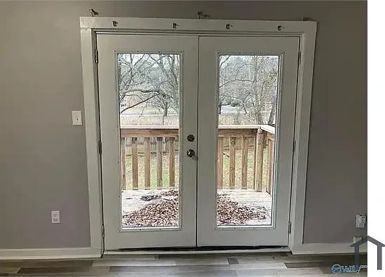 2 bed, $1,100 — Photo 3