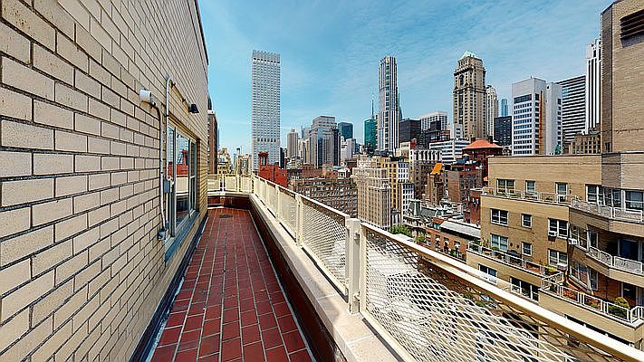 1st image of 30 Park Ave Penthouse B