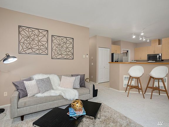 4th image of 516 241st Ln SE #D4