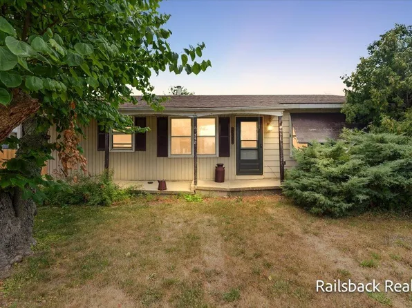 558 S Union St, Sparta, MI 49345
