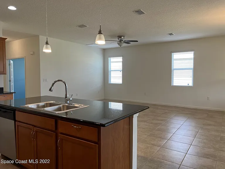 728 Remington Green Dr SE — Photo 6