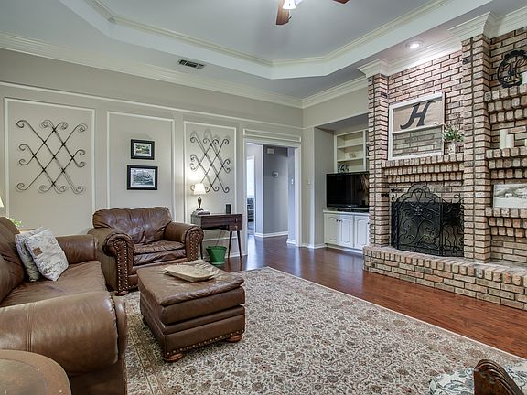3rd image of 3312 Huntington Dr