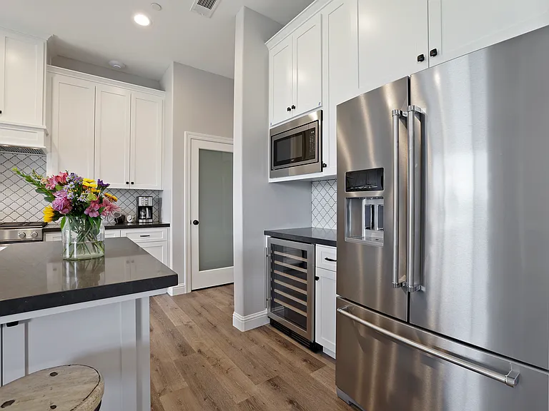 9403 E Jahant Rd — Photo 25