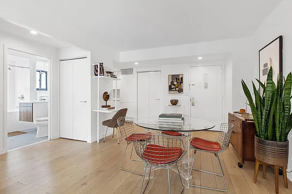 Rented by Greystar | media 2