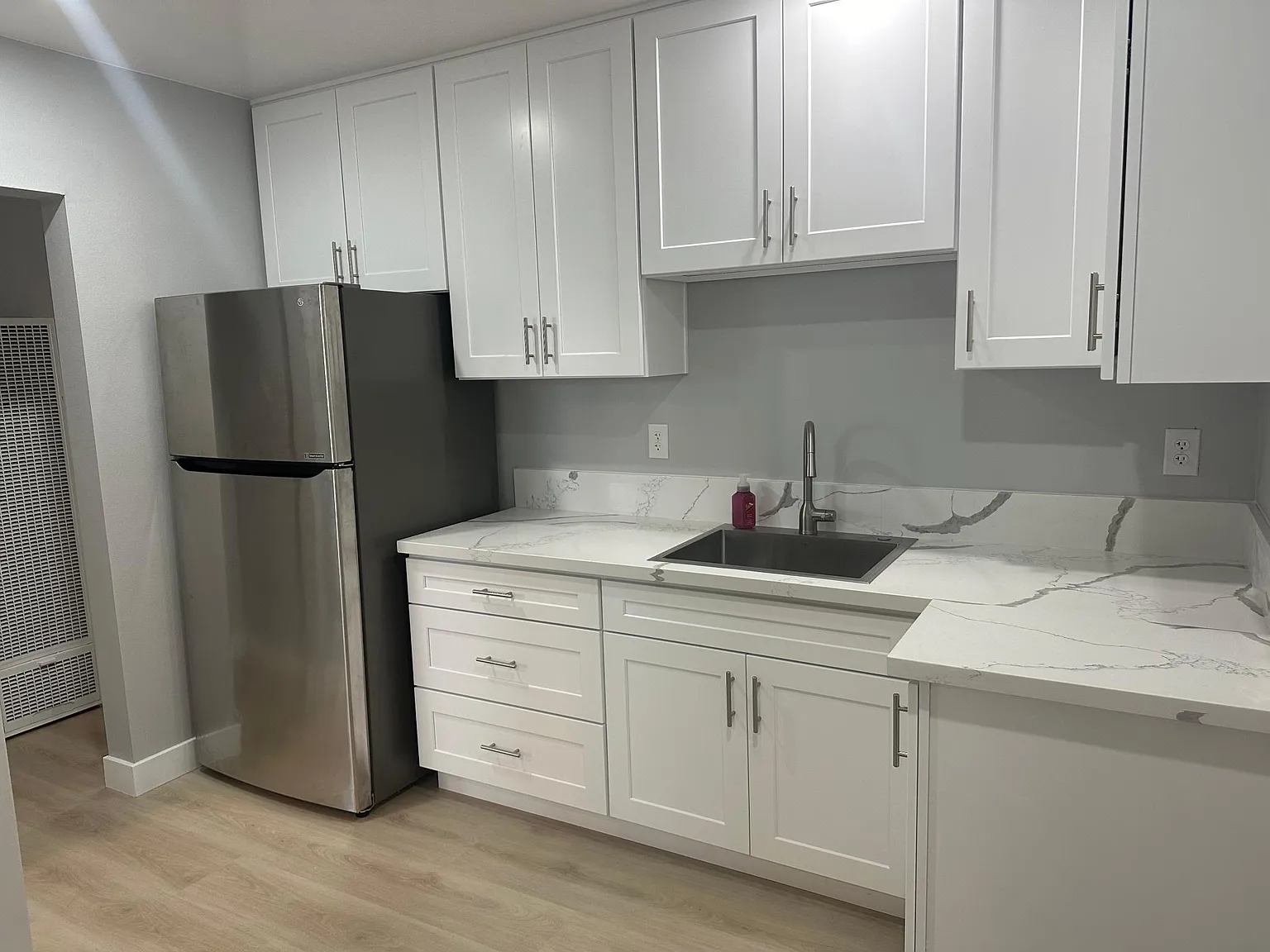 2 bed, 900 sqft, $2,800 — Photo 2