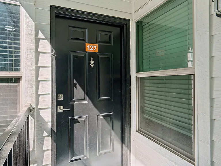 Larkin Apartment Homes — Photo 83