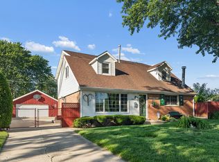6810 Saratoga Dr, Bridgeview, IL 60455