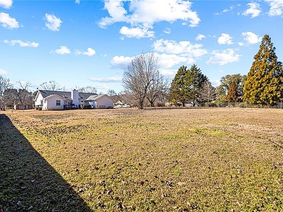 4th image of 11058 Hunters Ln