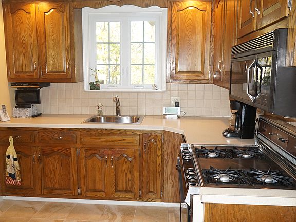 4th image of 29 Parkview Dr