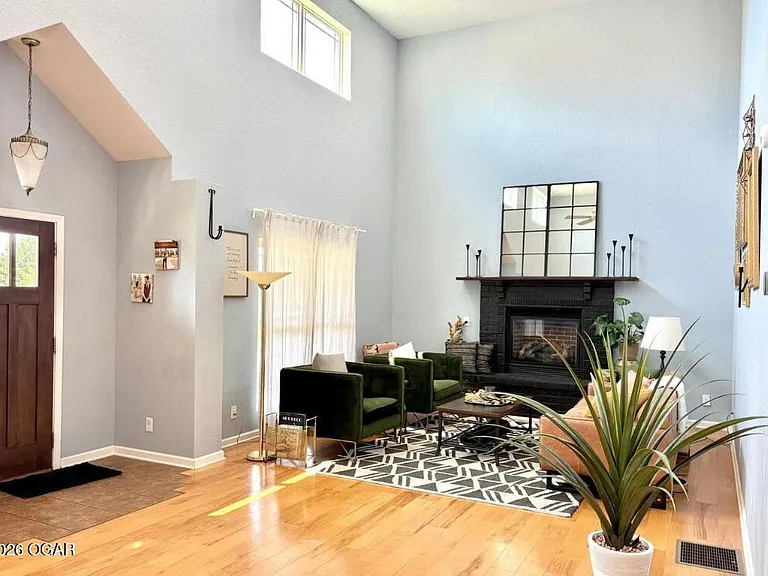 2025 S Kentucky Ave — Photo 3