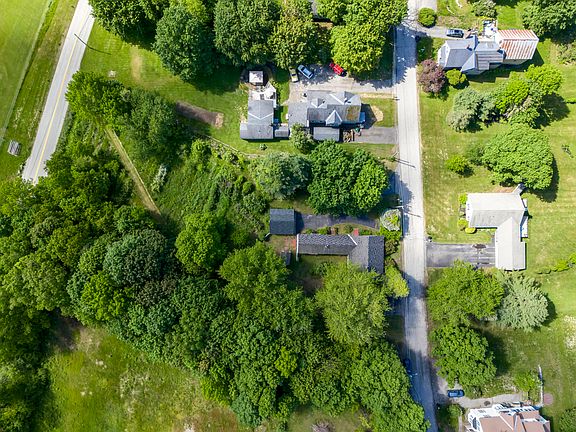 5th image of 209 Oak Hill Road