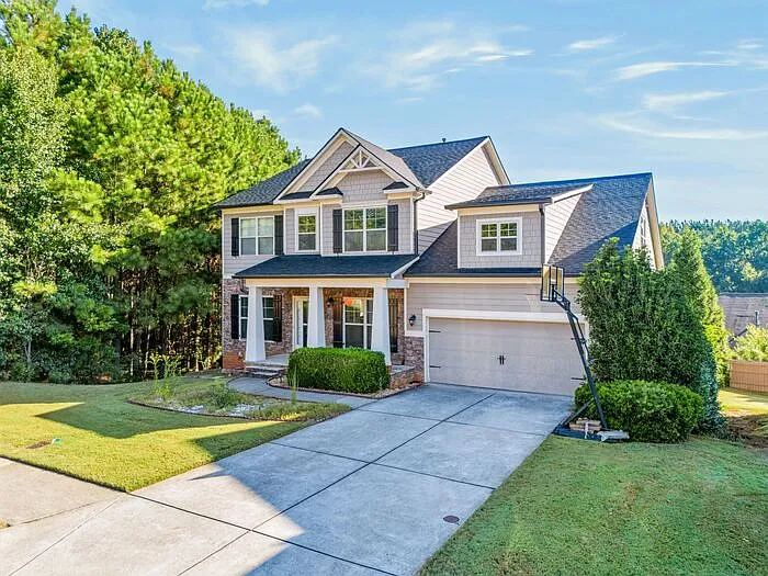 5 bed, 3.5 bath, 3065 sqft, $3,200 — Photo 2