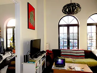 Rented by Rennit Inc.