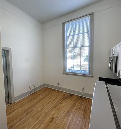 5th image of 315 W 38th St #13
