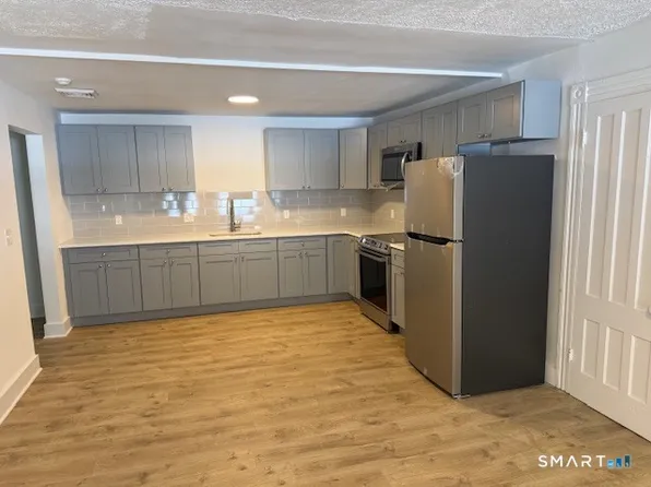 667 S Britain Rd #A, Southbury, CT 06488