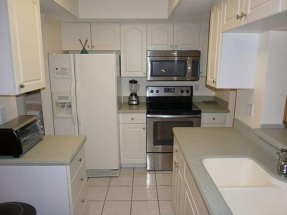 4th image of 4570 Ocean Beach Blvd APT 1